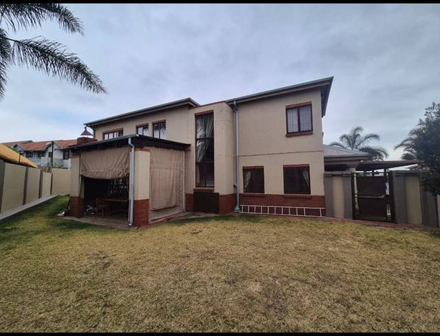 4 BEDROOM CLUSTER FOR SALE IN VERWOERDPARK